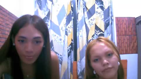 Snapshot of sluts_cummer chatting on December 3, 9:40 am sluts_cummer online show from December 3, 9:40 am