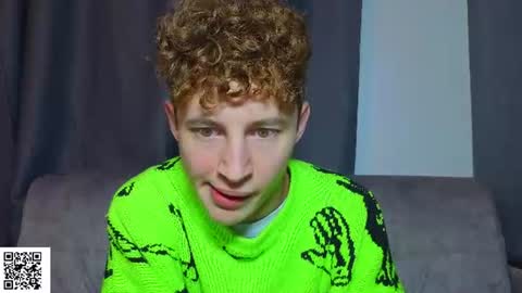 Snapshot of sluttsavage chatting on June 16, 10:51 am sluttsavage online show from June 16, 10:51 am
