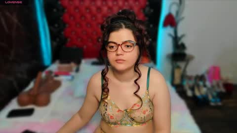 Snapshot of slutty_milf_bitch chatting on March 30, 4:02 am Ana online show from March 30, 4:02 am