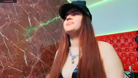 Snapshot of slutty_milf_bitch chatting on June 6, 1:43 am Ana online show from June 6, 1:43 am