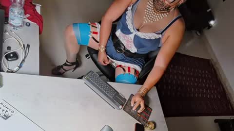 Snapshot of sluttygina1 chatting on June 19, 8:56 pm sluttygina1 online show from June 19, 8:56 pm