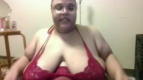 Snapshot of sluttyjess31 chatting on October 7, 12:30 am Jessica online show from October 7, 12:30 am