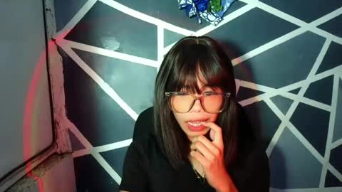 sluttypatotie online show from April 21, 5:50 pm