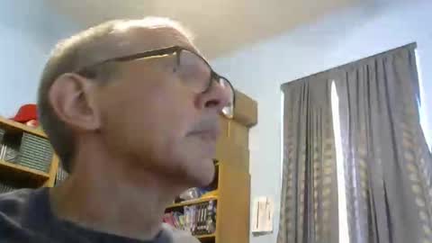 sluttyslave81 online show from April 22, 3:02 pm