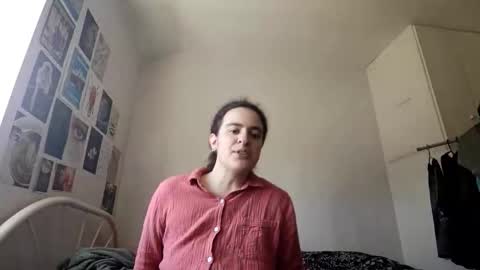 Snapshot of sluttysuzie17 chatting on April 24, 12:18 pm SluttySuzie17 online show from April 24, 12:18 pm