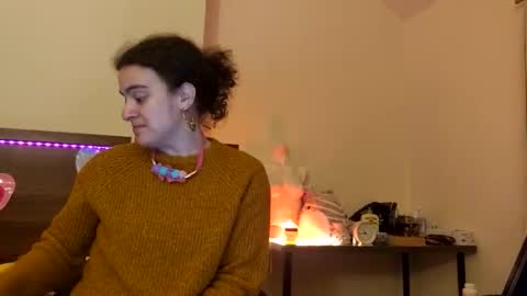 Snapshot of sluttysuzie17 chatting on May 13, 9:44 pm SluttySuzie17 online show from May 13, 9:44 pm