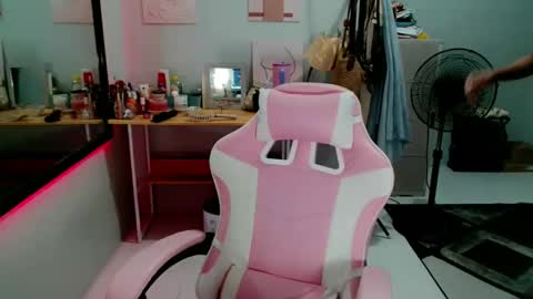 Snapshot of slutxcums_farrah69 chatting on April 29, 1:59 pm Dont forget to follow me give me thumbs upIm a New kataluna online show from April 29, 1:59 pm
