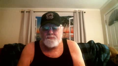 Snapshot of slydevil_sc chatting on April 6, 6:47 am Sly online show from April 6, 6:47 am