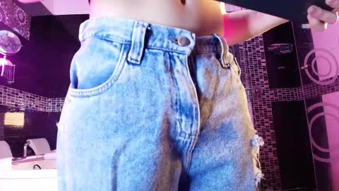 Small Hot19 online show from March 10, 9:36 am