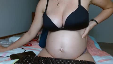 Snapshot of smallbrenda21 chatting on October 30, 10:43 pm brenda online show from October 30, 10:43 pm