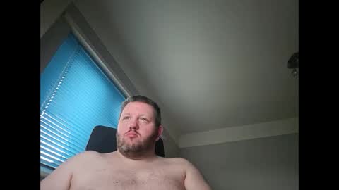 Snapshot of smallone19832 chatting on December 18, 9:47 am smallone19832 online show from December 18, 9:47 am