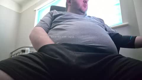 Snapshot of smallone19832 chatting on March 13, 9:27 am smallone19832 online show from March 13, 9:27 am