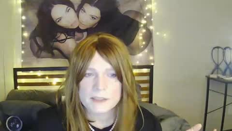SmashingSamantha online show from October 8, 3:15 am