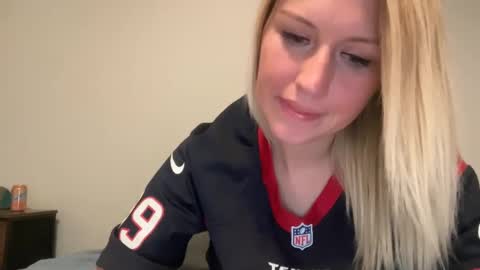 Snapshot of smexxii93 chatting on January 19, 5:48 am smexxii93 online show from January 19, 5:48 am