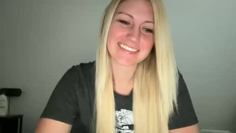 Snapshot of smexxii93 chatting on October 20, 2:28 pm smexxii93 online show from October 20, 2:28 pm