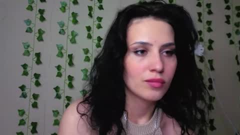 Bella online show from May 20, 5:30 pm