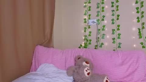 Snapshot of smile_forever_ chatting on July 21, 9:06 pm Bella online show from July 21, 9:06 pm