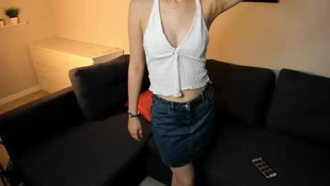 Snapshot of smilesviktoria chatting on June 12, 2:05 pm Victoria online show from June 12, 2:05 pm