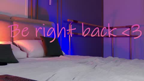 Snapshot of smiley_mia_ chatting on February 1, 11:10 am Mia online show from February 1, 11:10 am