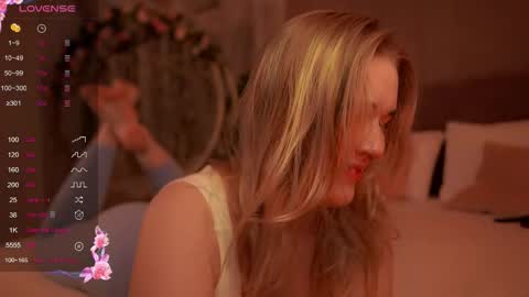 Snapshot of smiley_mia_ chatting on September 10, 7:08 am Mia online show from September 10, 7:08 am