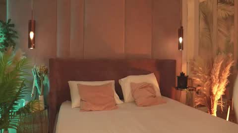 Mia online show from March 13, 5:14 am