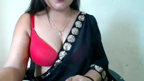 Snapshot of smiley_queen99 chatting on July 6, 4:09 am smiley online show from July 6, 4:09 am