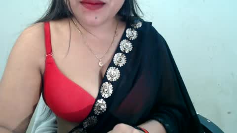 Snapshot of smiley_queen99 chatting on July 12, 2:46 am smiley online show from July 12, 2:46 am