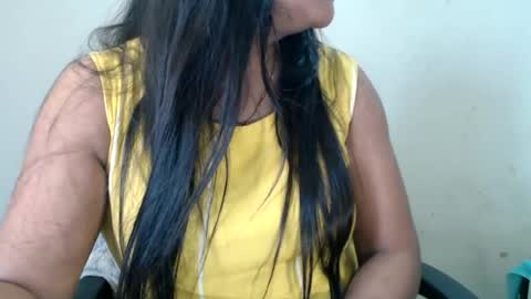 Snapshot of smiley_queen99 chatting on July 17, 10:33 am smiley online show from July 17, 10:33 am