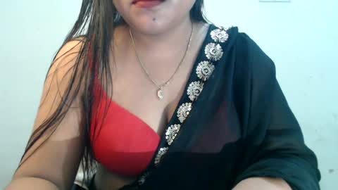 Snapshot of smiley_queen99 chatting on July 20, 4:49 am smiley online show from July 20, 4:49 am
