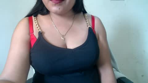 Snapshot of smiley_queen99 chatting on August 3, 2:54 am smiley online show from August 3, 2:54 am