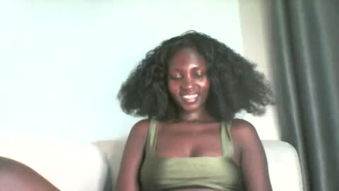 Snapshot of smileykesh chatting on September 18, 6:10 pm smileykesh online show from September 18, 6:10 pm