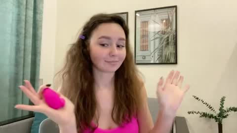 smiling_riddle online show from April 4, 11:18 am