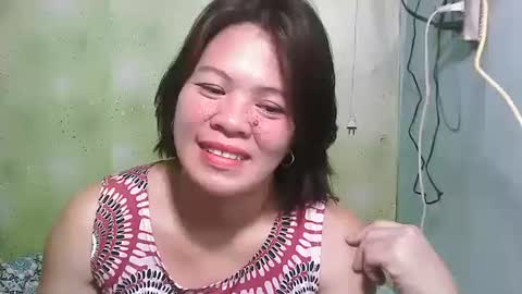 Snapshot of smilinglady27 chatting on December 17, 12:23 am smilinglady27 online show from December 17, 12:23 am