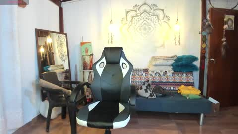 Snapshot of smilingsalor chatting on December 16, 3:40 am SmilingSalor online show from December 16, 3:40 am