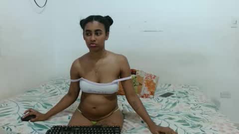 Smith y Mia online show from April 11, 10:25 pm