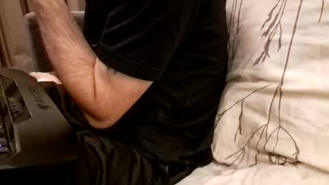 Snapshot of smokeandwatching chatting on November 5, 12:43 am Smokeandwatching online show from November 5, 12:43 am