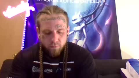 Snapshot of smokebluntafterblunt chatting on April 20, 2:03 am smoke online show from April 20, 2:03 am