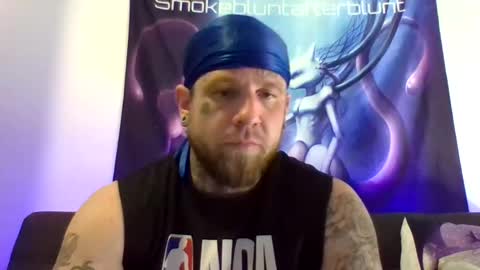 Snapshot of smokebluntafterblunt chatting on April 28, 2:27 am smoke online show from April 28, 2:27 am