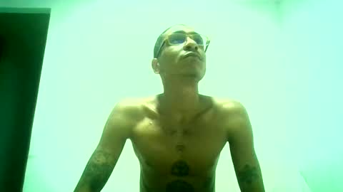 Snapshot of smokepurxxx chatting on February 9, 1:20 am smokepurxxx online show from February 9, 1:20 am