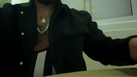 Snapshot of smokeraitlv chatting on March 16, 2:17 am smokeraitlv online show from March 16, 2:17 am