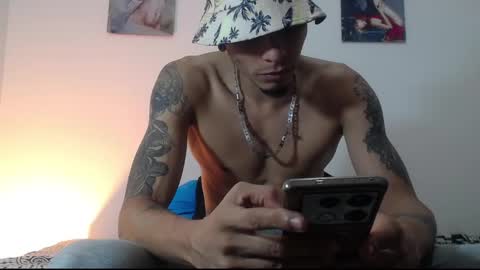 Snapshot of smooke_skinny chatting on October 26, 3:12 am Daniel Aston online show from October 26, 3:12 am