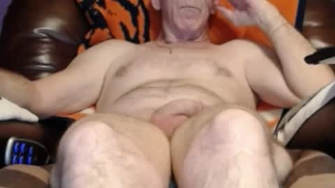 Snapshot of smose chatting on June 2, 12:01 am CJ online show from June 2, 12:01 am