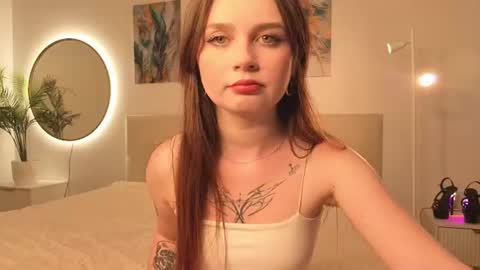 Snapshot of sn0wy_queen chatting on June 16, 8:28 am Lissy online show from June 16, 8:28 am