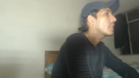 snackontime19 online show from September 16, 4:35 am