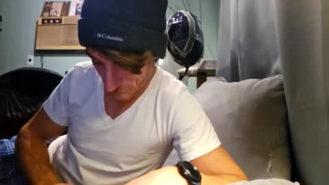 Snackyyyy online show from February 9, 12:25 am