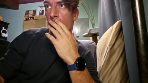 Snackyyyy online show from April 22, 12:35 am