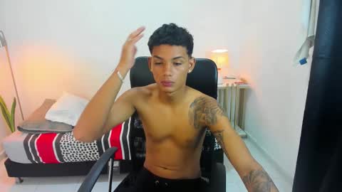 Snapshot of snak_master1 chatting on October 15, 2:39 pm snak_master1 online show from October 15, 2:39 pm