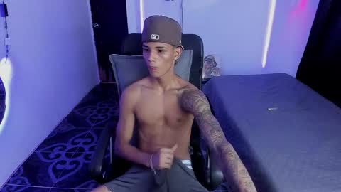 snak_master1 online show from April 10, 10:58 pm