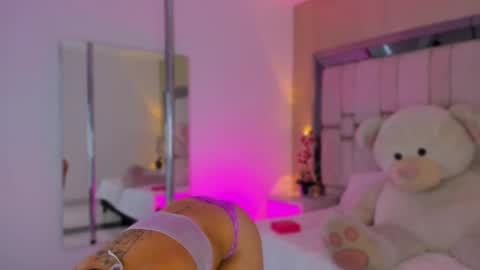 Snapshot of snakemuse chatting on November 27, 3:52 am daya online show from November 27, 3:52 am