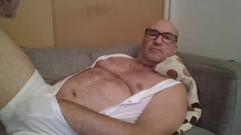 Snapshot of sneakerboy18 chatting on January 18, 3:38 pm sneakerboy18 online show from January 18, 3:38 pm